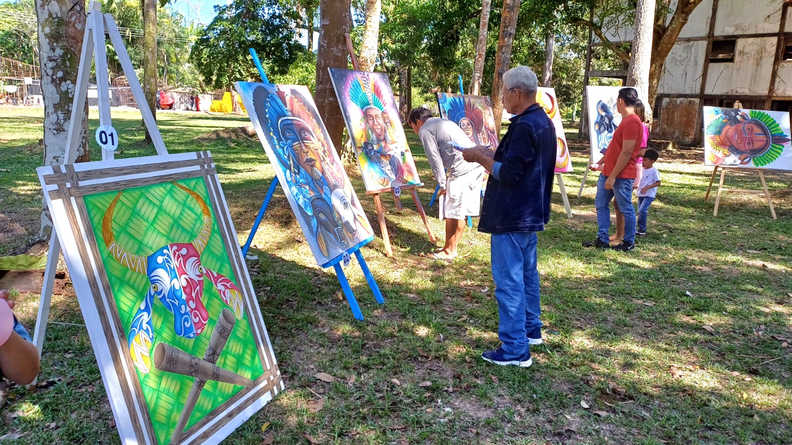 Artistas plásticos de Barreirinha apresentam obras em Concurso de Telas para o 33º Festival Folclórico