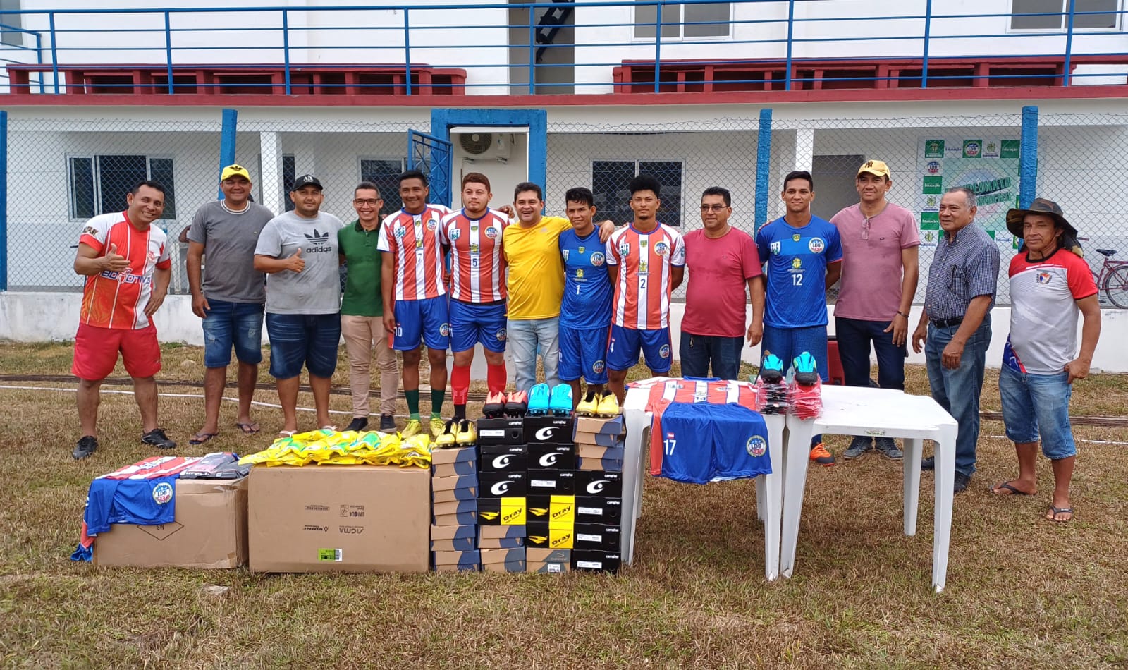 Prefeitura de Barreirinha dá suporte à Seleção Barreirinhense de Futebol para participação na Copa da Floresta