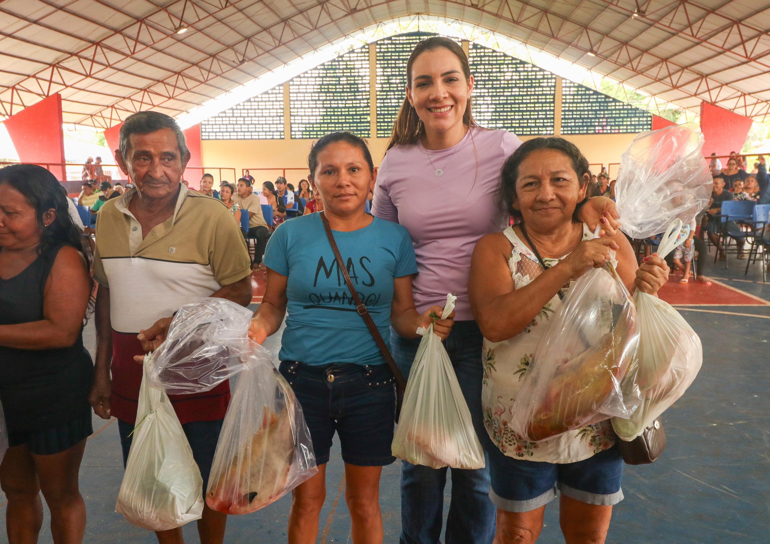 Prefeitura de Barreirinha realiza tradicional entrega de peixes na Semana Santa
