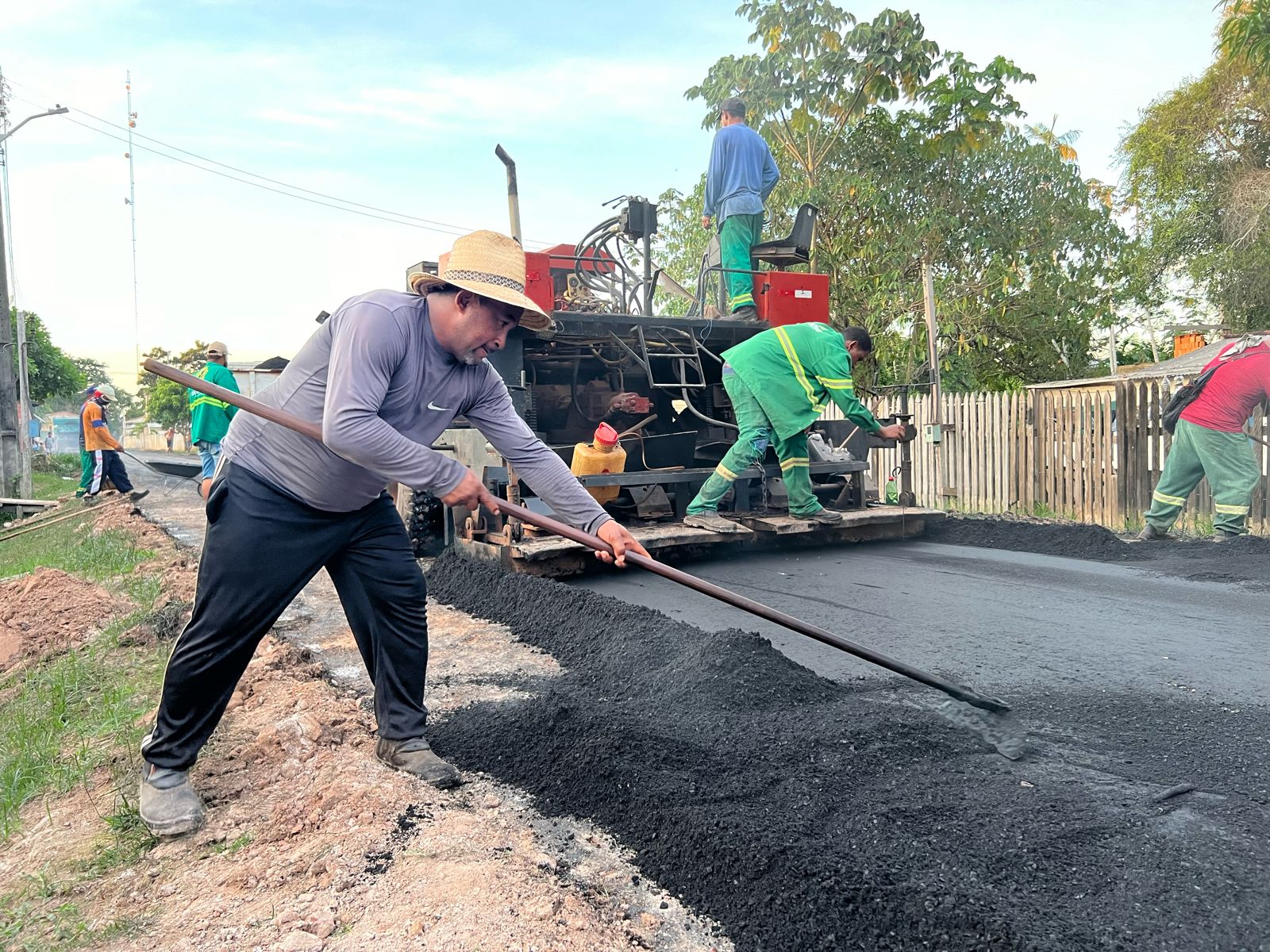 Prefeitura de Barreirinha inicia pavimentação asfáltica no bairro Ladislau Lucas