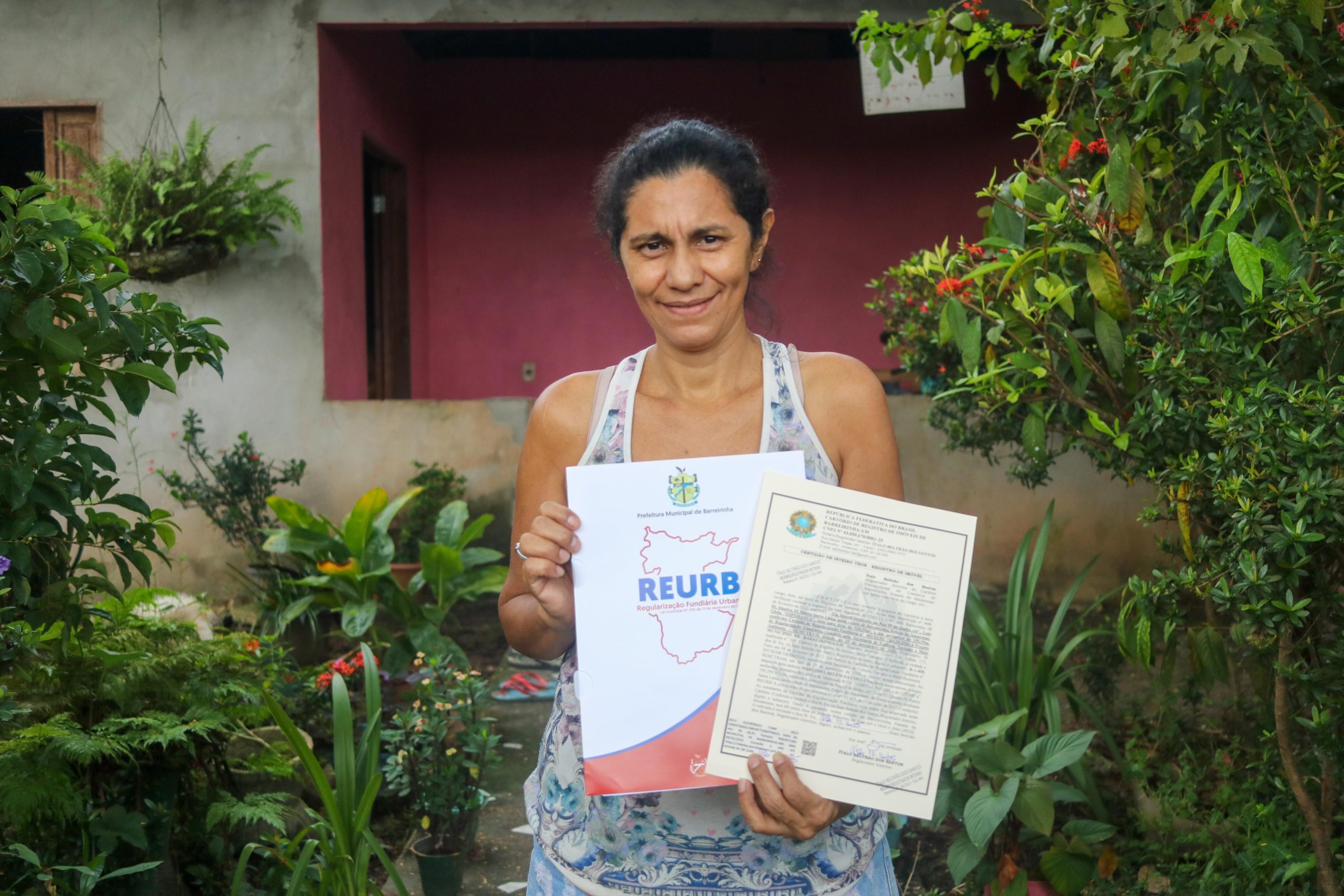 Famílias de Barreirinha recebem títulos definitivos de terra da Prefeitura de Barreirinha