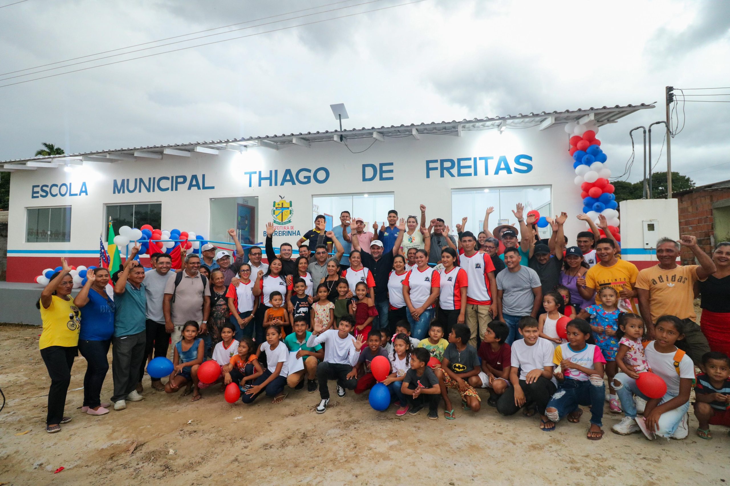 Prefeitura de Barreirinha celebra inauguração de mais uma escola na zona rural do município