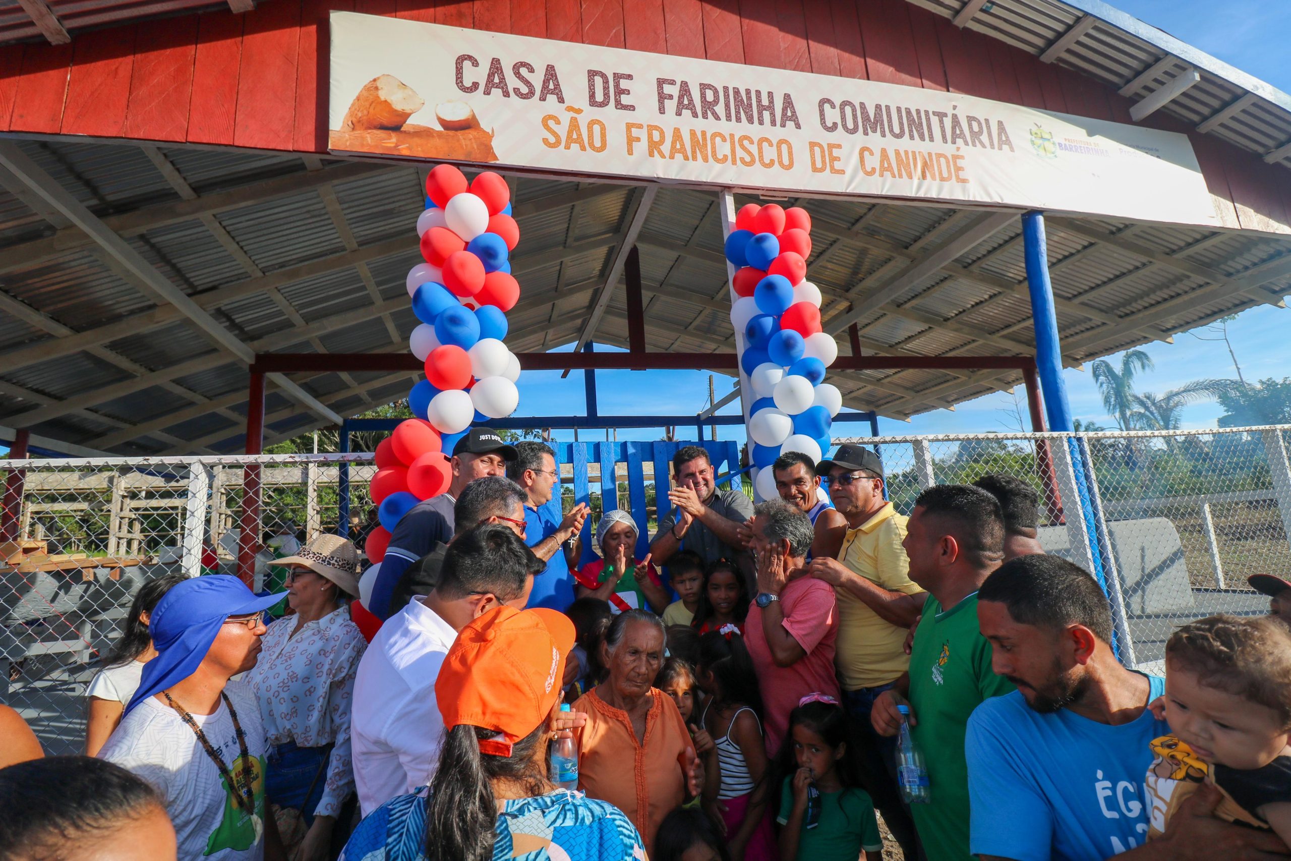 Prefeitura de Barreirinha entrega Casa de Farinha para comunidade São Francisco Canindé